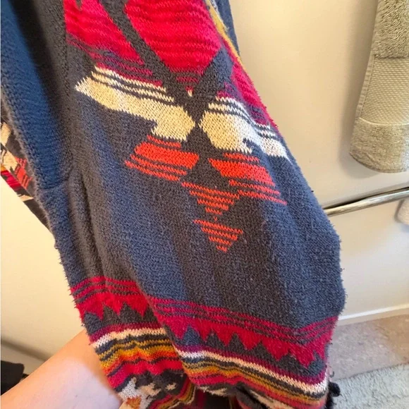 Faherty Organic Cotton Poncho - Southwestern Pattern - Picture 4 of 5